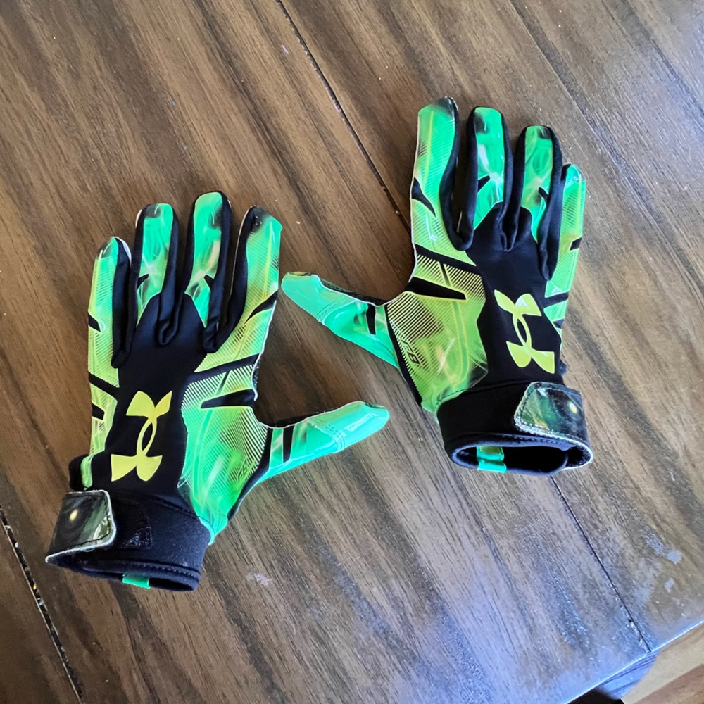 Under Armour football gloves